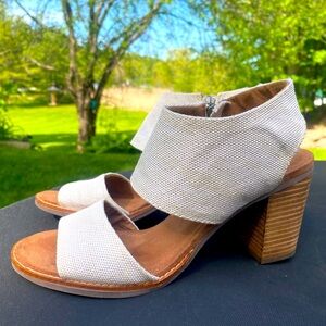 Women’s Majorca Cutout Natural Heeled Sandal US size 8.5